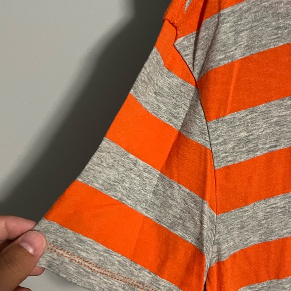 American Eagle Orange and Gray Casual Tee - Picture 2 of 6